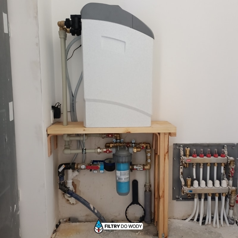 Zamontowany zmiękczacz wody Pentair IQsoft