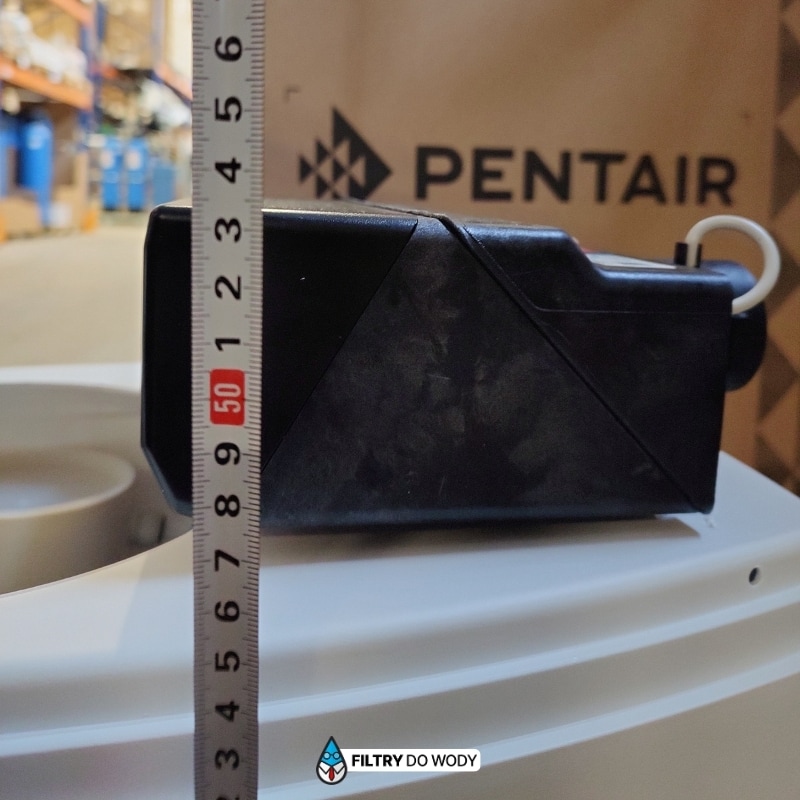 Wymiary zmiękczacza wody Pentair Riversoft 8 po zdjęciu pokrywy