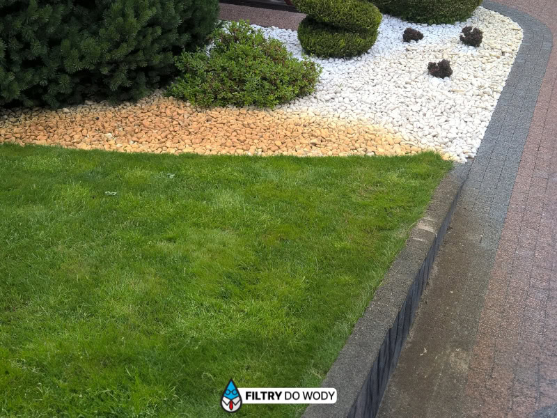 Brudne kamienie ogrodowe